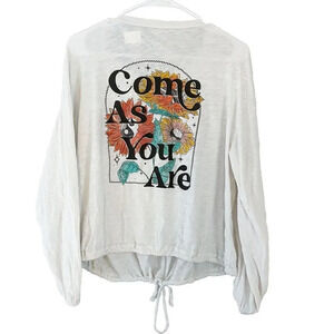 Torrid Womens White Pullover Shirt 10/00 Classic Fit Come As You Are Floral